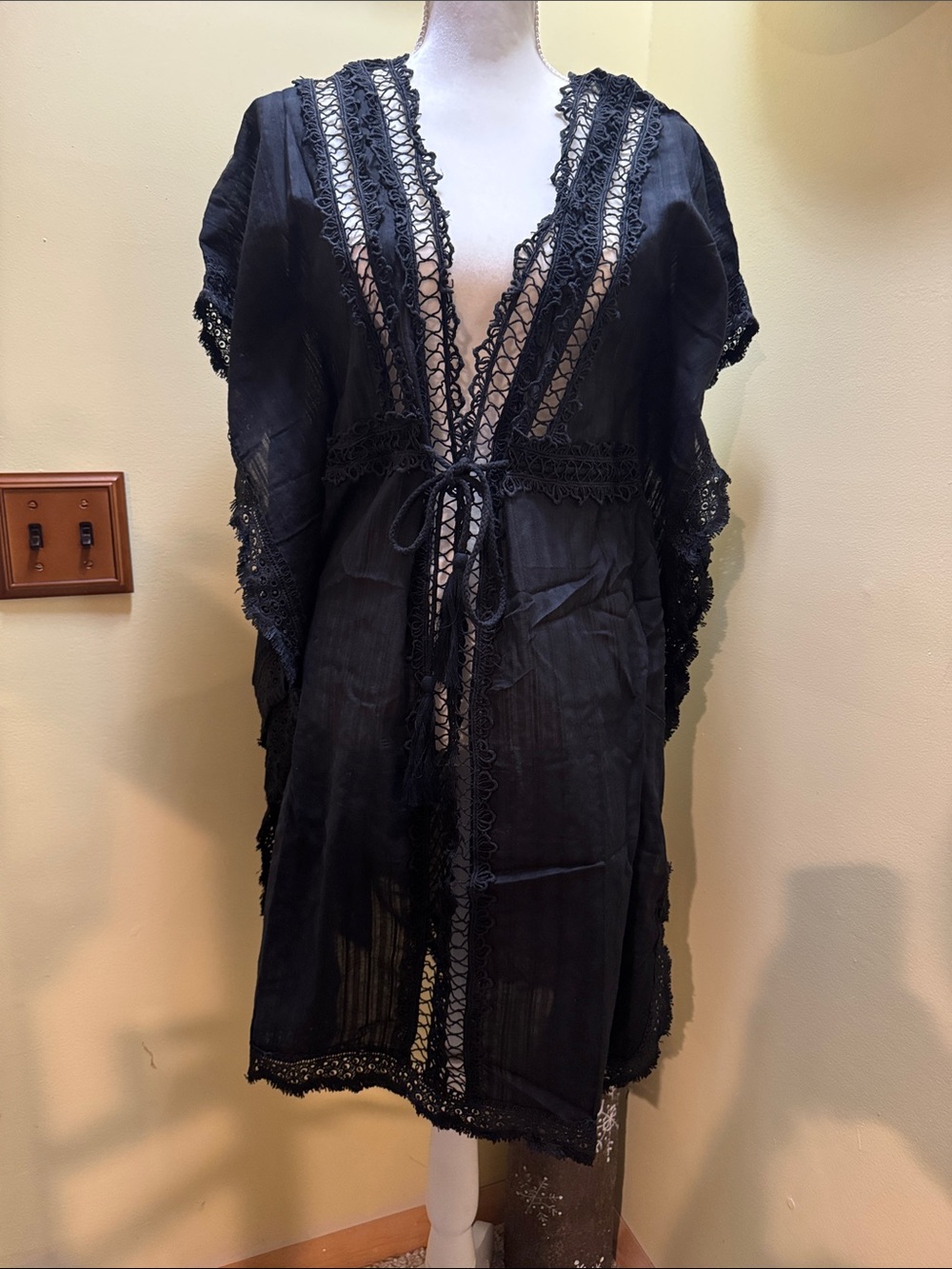 NWT Gottex black cover up.